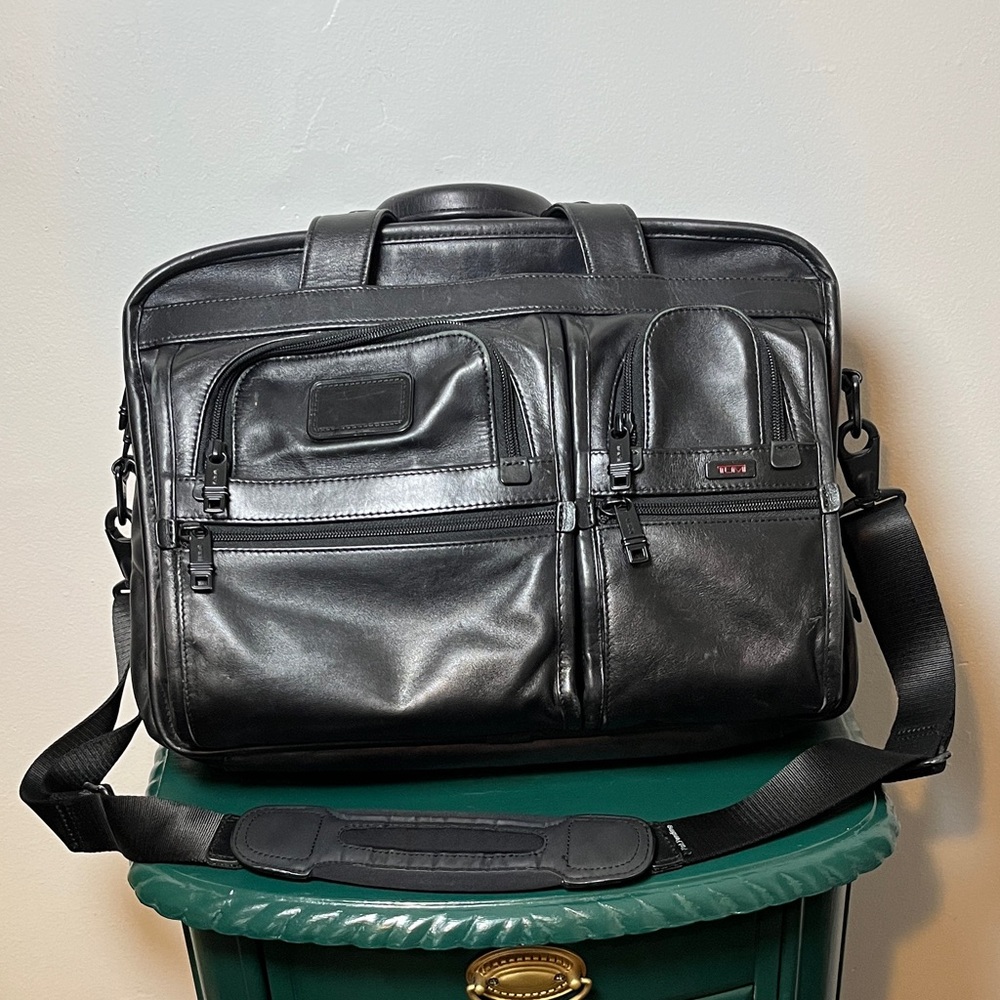 Tumi Alpha Expandable Black Leather Organizer Laptop Briefcase w/ Shoulder Strap